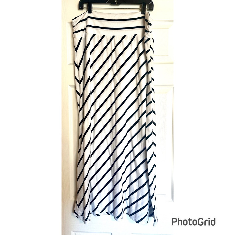 Faded Glory Striped Maxi Skirt in Black and White
